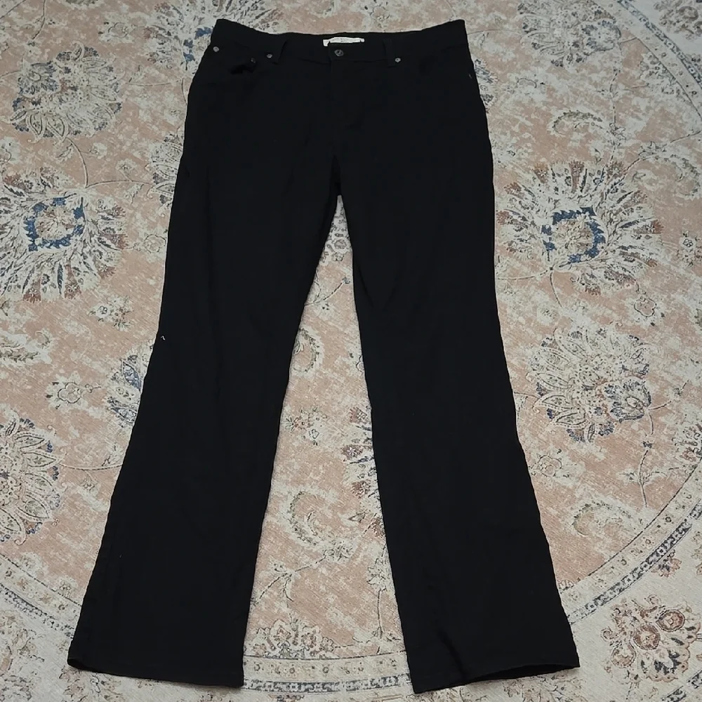 Levi's 550 relaxed boot cut Black jeans classic 5 pocket stretch 12 M Excellent…